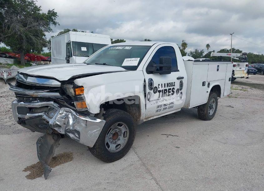 Photo 2 of 2015 Chevrolet Silverado 2500HD WT (VIN 1GC0CUEG4FZ125155)
