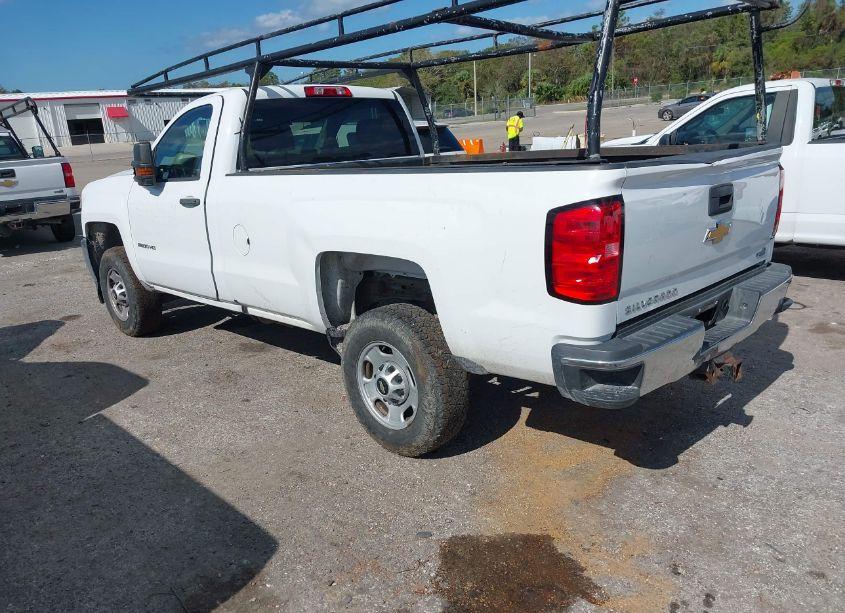 Photo 3 of 2018 Chevrolet Silverado 2500HD WT (VIN 1GC0CUEG4JZ121678)