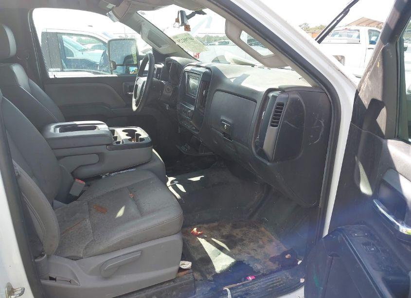 Photo 5 of 2018 Chevrolet Silverado 2500HD WT (VIN 1GC0CUEG4JZ121678)