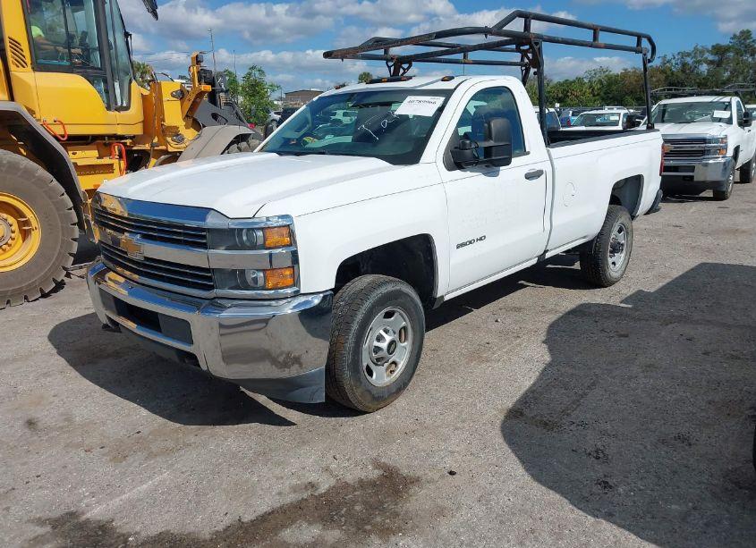 Photo 2 of 2018 Chevrolet Silverado 2500HD WT (VIN 1GC0CUEG8JZ188610)
