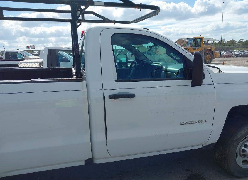 Photo 8 of 2018 Chevrolet Silverado 2500HD WT (VIN 1GC0CUEG8JZ188610)