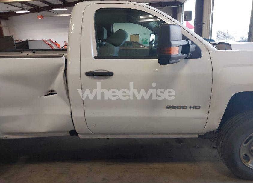 Photo 13 of 2017 Chevrolet Silverado 2500HD WT (VIN 1GC0CUEGXHZ300303)