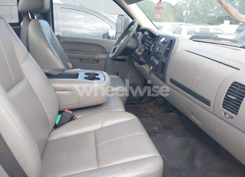 Photo 5 of 2013 Chevrolet Silverado 2500HD WORK TRUCK (VIN 1GC0CVCG0DF224630)