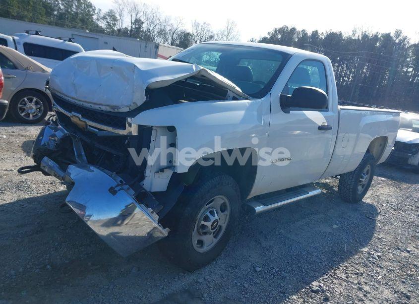Photo 2 of 2013 Chevrolet Silverado 2500HD WORK TRUCK (VIN 1GC0CVCG1DF143877)