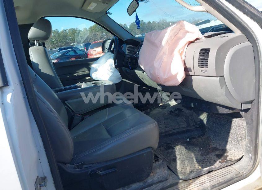 Photo 5 of 2013 Chevrolet Silverado 2500HD WORK TRUCK (VIN 1GC0CVCG1DF143877)