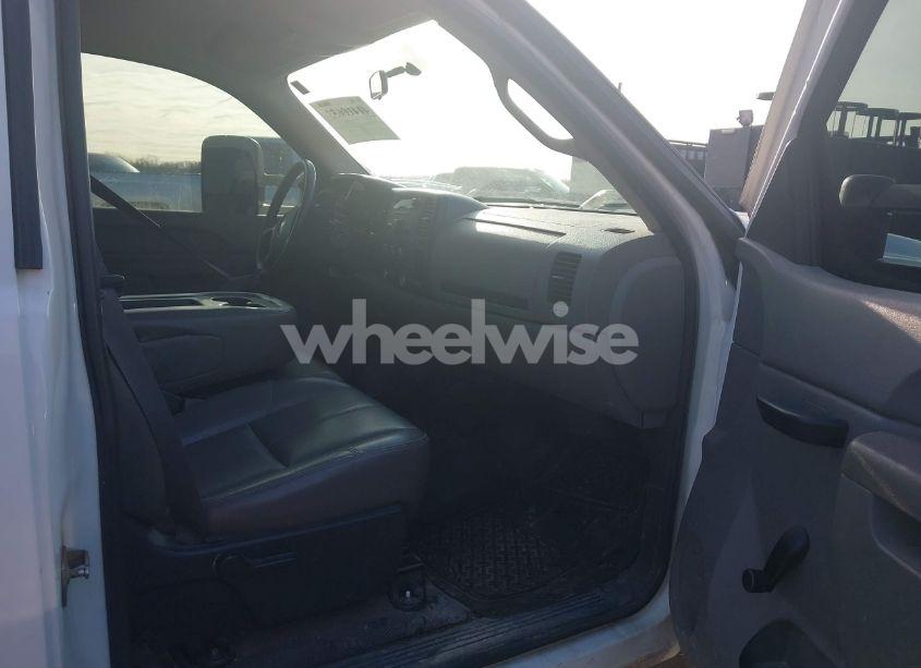 Photo 5 of 2011 Chevrolet Silverado 2500HD WORK TRUCK (VIN 1GC0CVCG2BF214047)