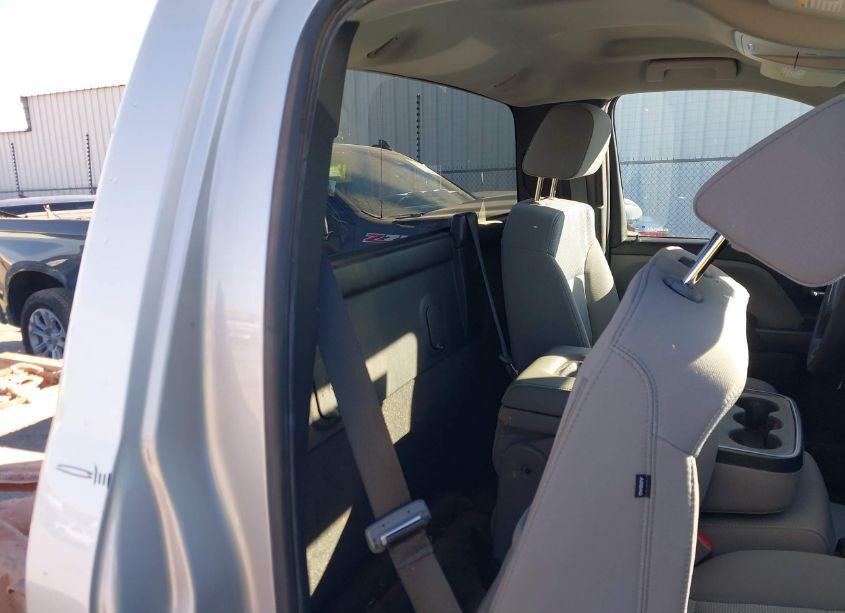 Photo 8 of 2019 Chevrolet Silverado 2500HD WT (VIN 1GC0KREG2KF238100)