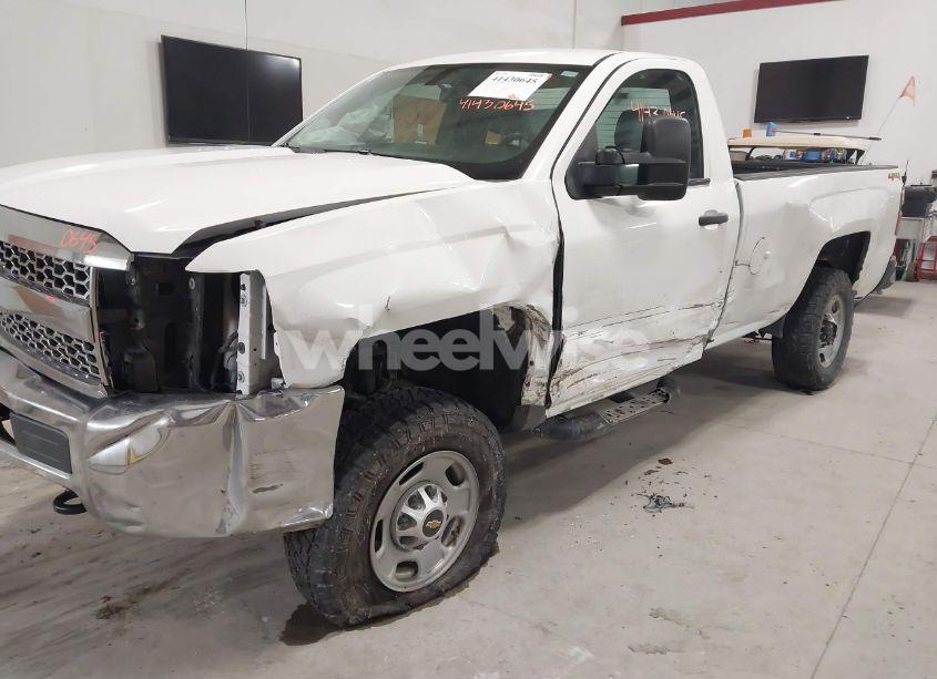 Photo 6 of 2019 Chevrolet Silverado 2500HD WT (VIN 1GC0KREG5KF237958)