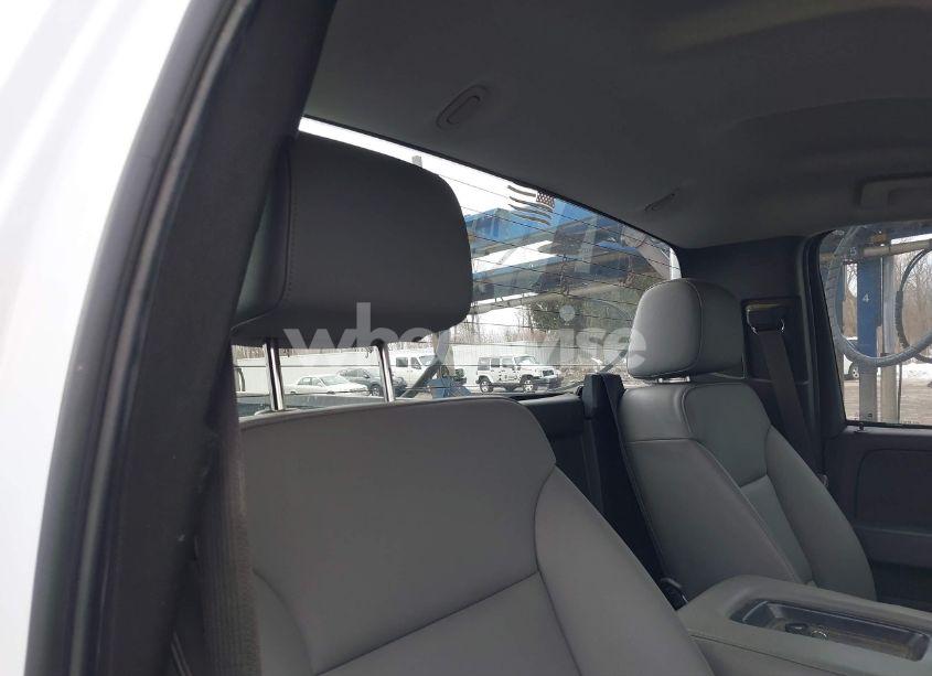 Photo 8 of 2019 Chevrolet Silverado 2500HD WT (VIN 1GC0KREG5KF237958)