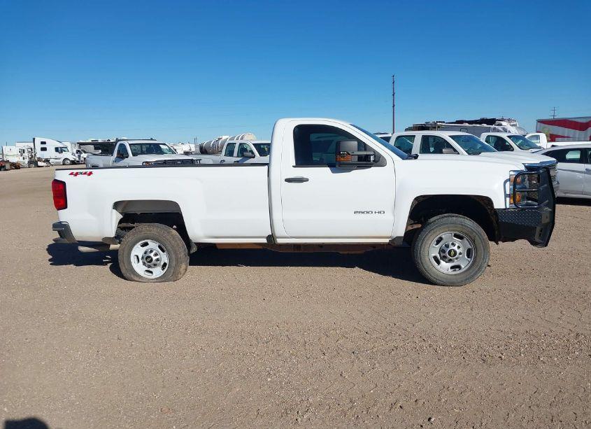 Photo 13 of 2018 Chevrolet Silverado 2500HD WT (VIN 1GC0KUEG6JZ285615)