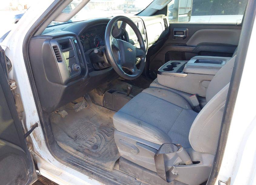 Photo 8 of 2018 Chevrolet Silverado 2500HD WT (VIN 1GC0KUEG6JZ285615)