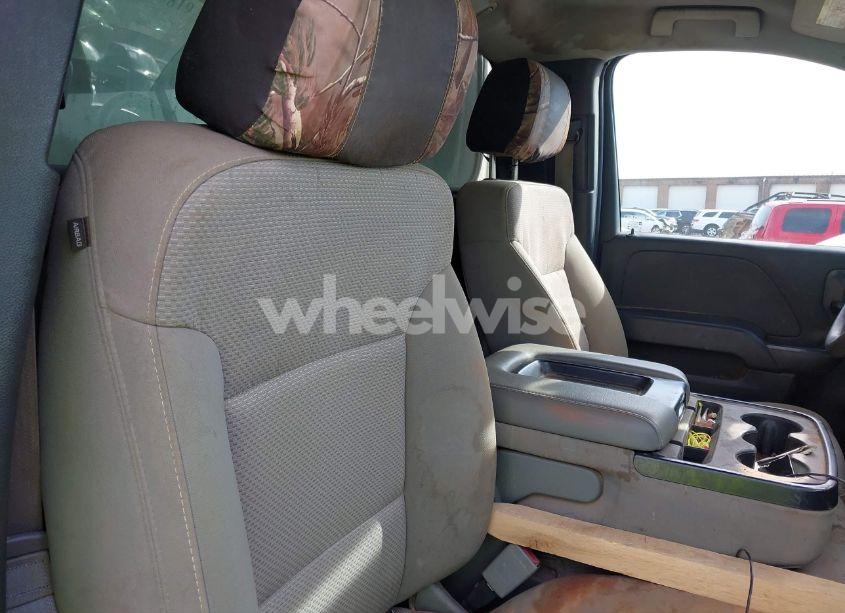 Photo 8 of 2015 Chevrolet Silverado 2500HD WT (VIN 1GC0KUEG7FZ545656)