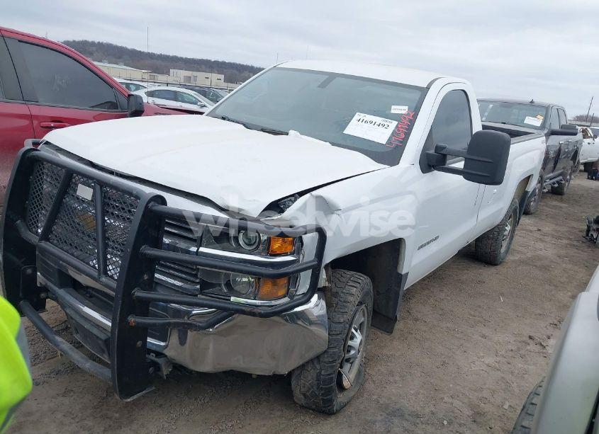 Photo 2 of 2017 Chevrolet Silverado 2500HD WT (VIN 1GC0KUEG7HZ253590)
