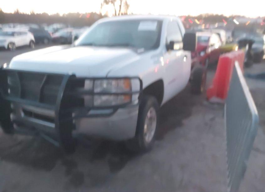 Photo 2 of 2012 Chevrolet Silverado 2500HD WORK TRUCK (VIN 1GC0KVC88CZ118984)