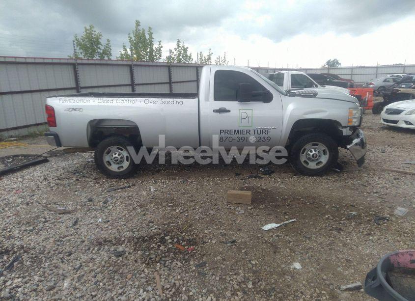 Photo 13 of 2014 Chevrolet Silverado 2500HD WORK TRUCK (VIN 1GC0KVCGXEF123504)