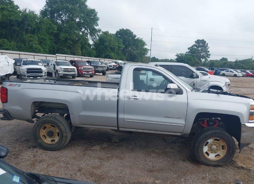 Photo 13 of 2015 Chevrolet Silverado 2500HD LT (VIN 1GC0KVEG3FZ549385)