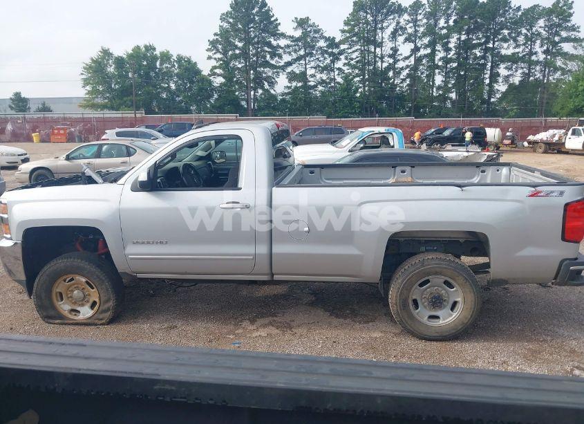 Photo 14 of 2015 Chevrolet Silverado 2500HD LT (VIN 1GC0KVEG3FZ549385)