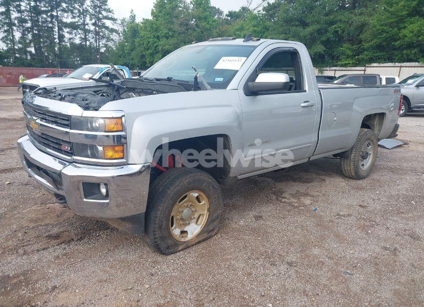Photo 2 of 2015 Chevrolet Silverado 2500HD LT (VIN 1GC0KVEG3FZ549385)