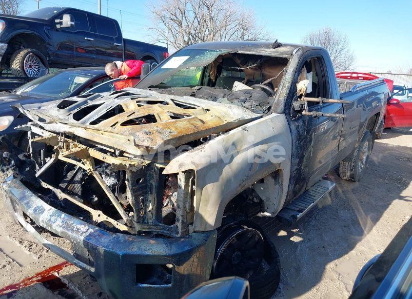 Photo 2 of 2015 Chevrolet Silverado 2500HD LT (VIN 1GC0KVEG5FZ509793)