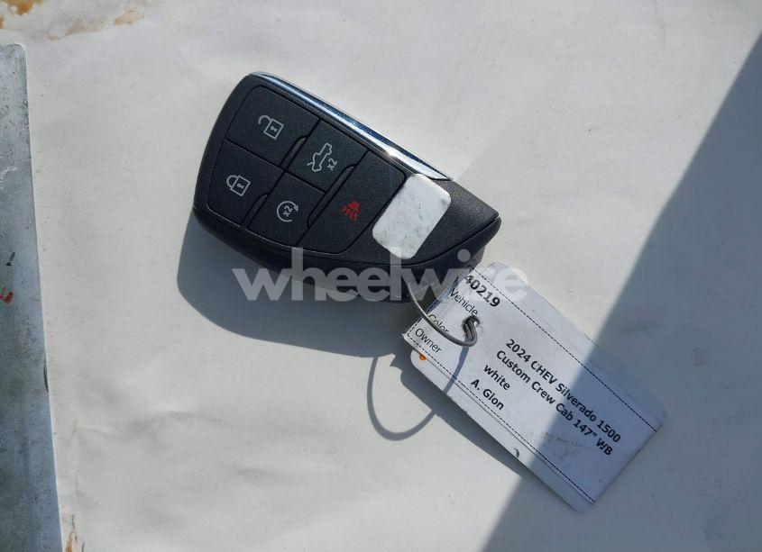 Photo 11 of 2024 Chevrolet Silverado EV WORK TRUCK (VIN 1GC10UEDXRU204415)