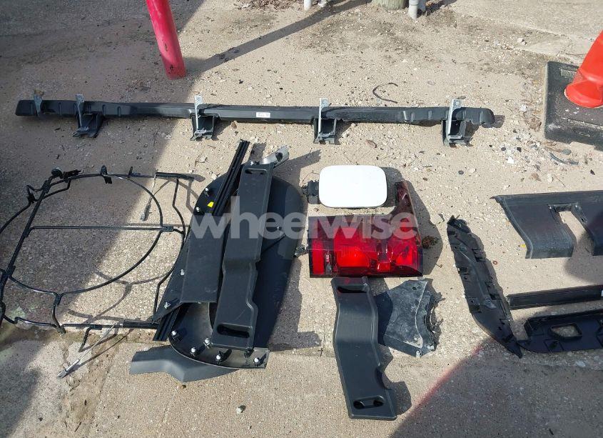 Photo 12 of 2024 Chevrolet Silverado EV WORK TRUCK (VIN 1GC10UEDXRU204415)