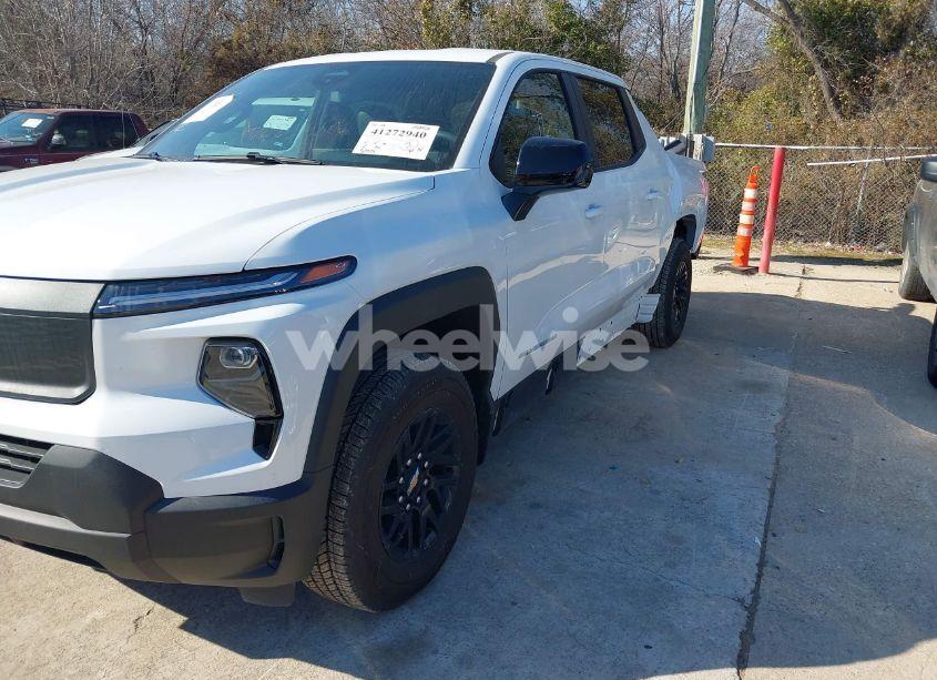 Photo 2 of 2024 Chevrolet Silverado EV WORK TRUCK (VIN 1GC10UEDXRU204415)