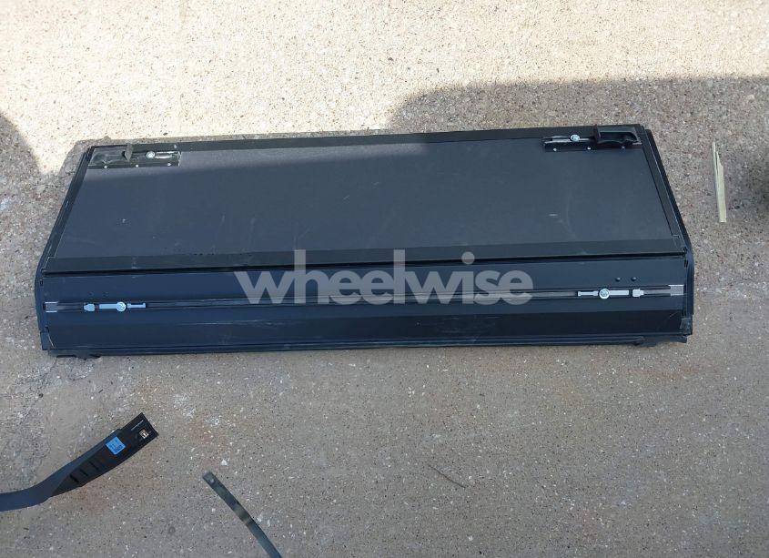 Photo 21 of 2024 Chevrolet Silverado EV WORK TRUCK (VIN 1GC10UEDXRU204415)