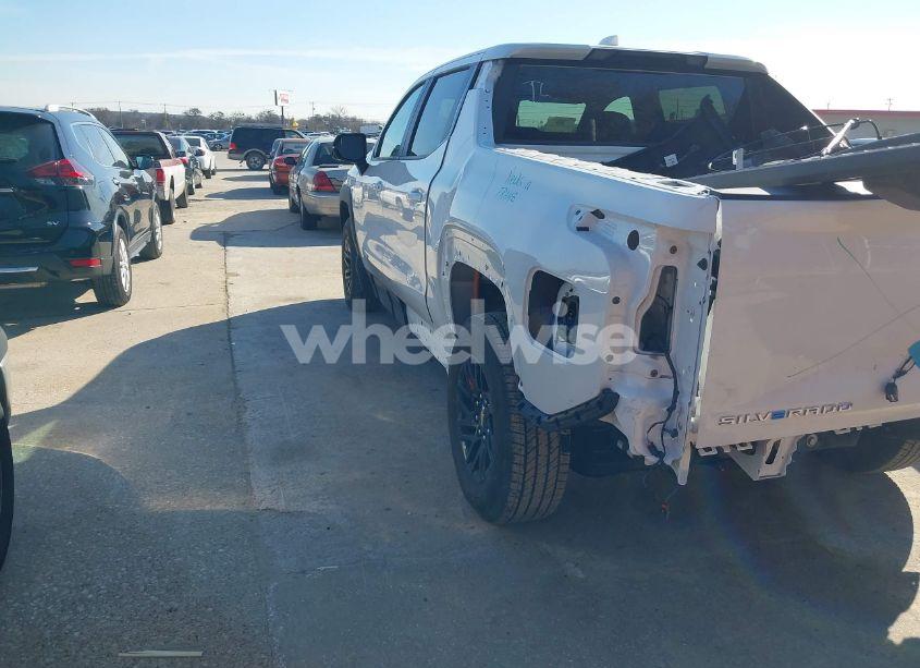 Photo 3 of 2024 Chevrolet Silverado EV WORK TRUCK (VIN 1GC10UEDXRU204415)