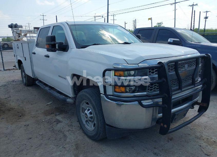 2019 Chevrolet Silverado 2500HD WT (VIN 1GC1CREG1KF136045) main photo