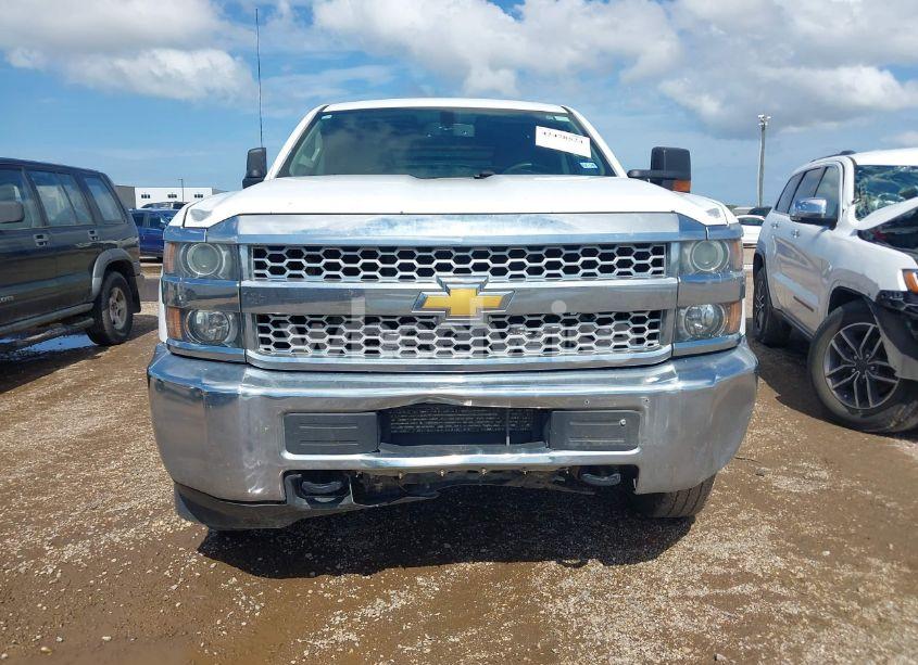 Photo 6 of 2019 Chevrolet Silverado 2500HD WT (VIN 1GC1CREG2KF220763)