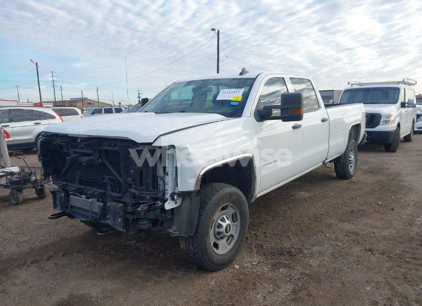 Photo 2 of 2019 Chevrolet Silverado 2500HD WT (VIN 1GC1CREG4KF256583)