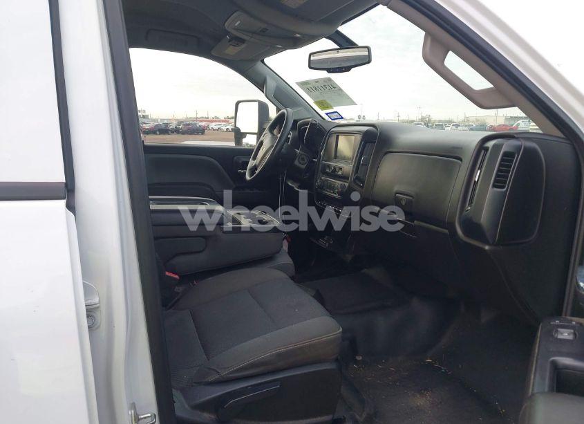 Photo 5 of 2019 Chevrolet Silverado 2500HD WT (VIN 1GC1CREG4KF256583)