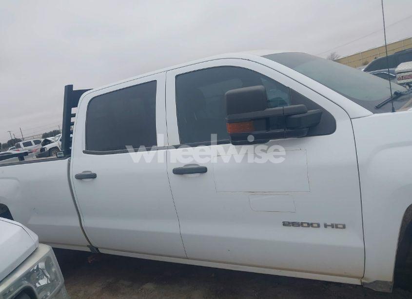 Photo 13 of 2019 Chevrolet Silverado 2500HD WT (VIN 1GC1CREGXKF125318)