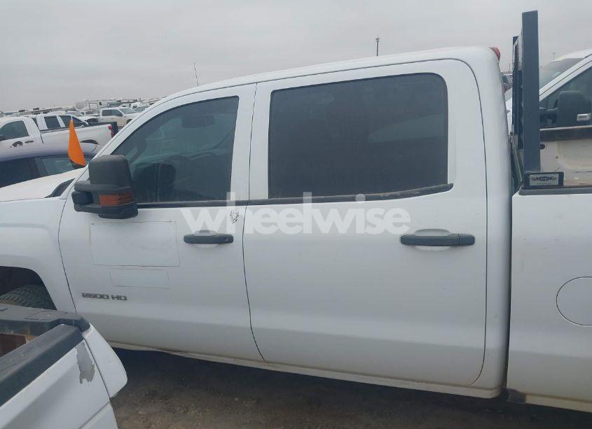Photo 14 of 2019 Chevrolet Silverado 2500HD WT (VIN 1GC1CREGXKF125318)