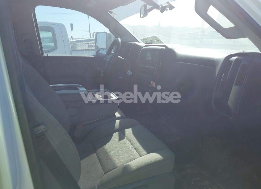 Photo 5 of 2019 Chevrolet Silverado 2500HD WT (VIN 1GC1CREGXKF125318)