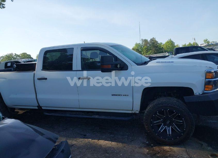 Photo 13 of 2016 Chevrolet Silverado 2500HD WT (VIN 1GC1CUE80GF217850)