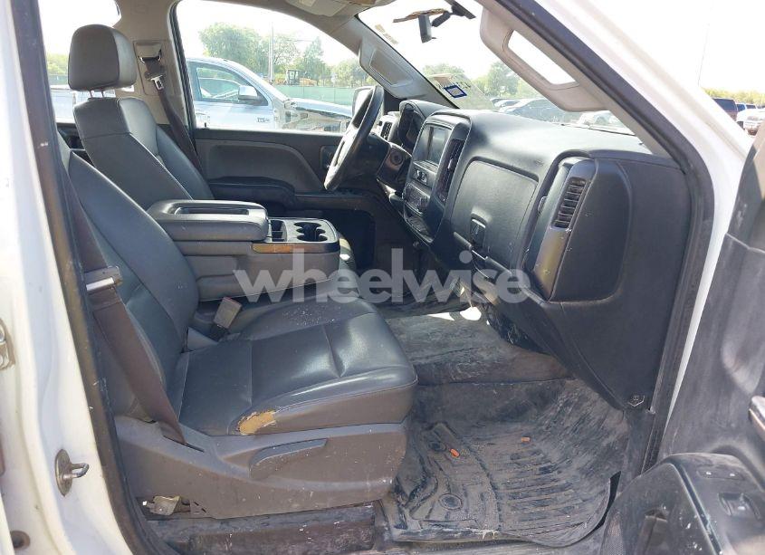 Photo 5 of 2017 Chevrolet Silverado 2500HD WT (VIN 1GC1CUEG2HF145753)