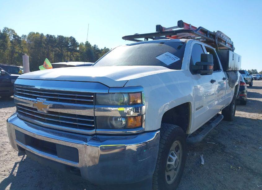 Photo 2 of 2018 Chevrolet Silverado 2500HD (VIN 1GC1CUEG3JF175298)