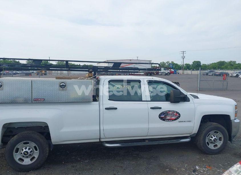 Photo 13 of 2015 Chevrolet Silverado 2500HD WT (VIN 1GC1CUEG4FF163717)