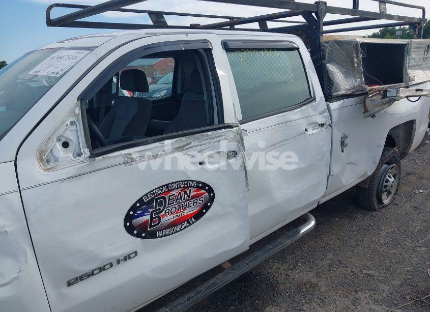 Photo 6 of 2015 Chevrolet Silverado 2500HD WT (VIN 1GC1CUEG4FF163717)