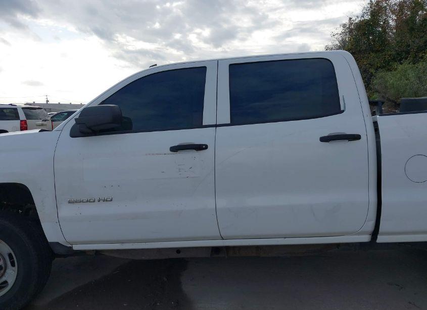 Photo 13 of 2015 Chevrolet Silverado 2500HD WT (VIN 1GC1CUEG8FF503001)