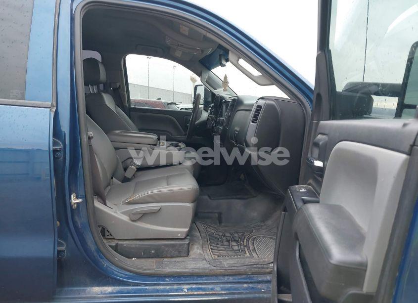 Photo 5 of 2017 Chevrolet Silverado 2500HD WT (VIN 1GC1CUEGXHF234082)