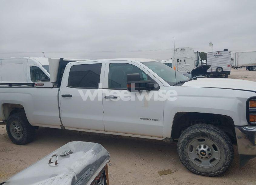 Photo 12 of 2018 Chevrolet Silverado 2500HD WT (VIN 1GC1CUEGXJF211312)