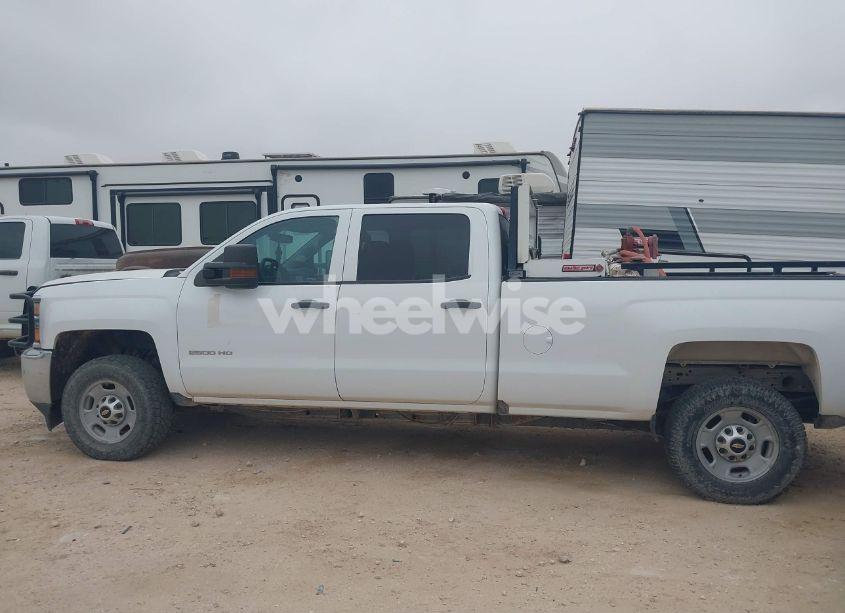 Photo 13 of 2018 Chevrolet Silverado 2500HD WT (VIN 1GC1CUEGXJF211312)