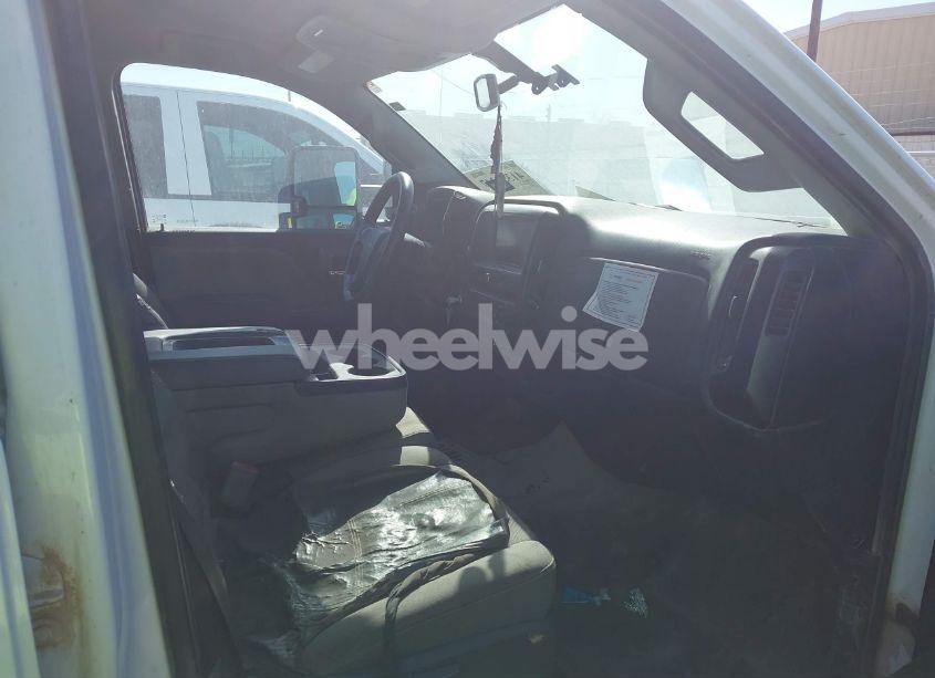 Photo 5 of 2018 Chevrolet Silverado 2500HD WT (VIN 1GC1CUEGXJF211312)