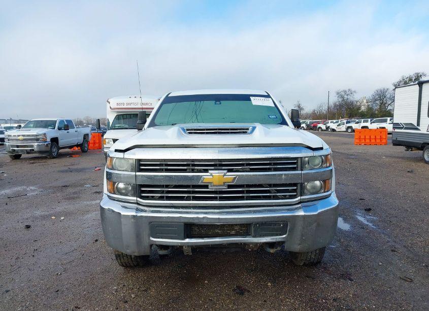 Photo 12 of 2018 Chevrolet Silverado 2500HD WT (VIN 1GC1CUEY1JF246913)
