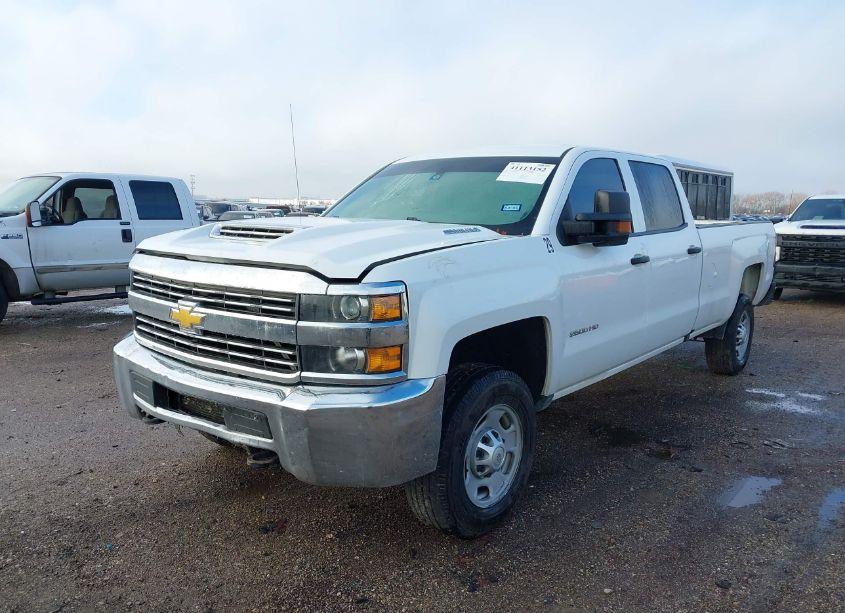 Photo 2 of 2018 Chevrolet Silverado 2500HD WT (VIN 1GC1CUEY1JF246913)