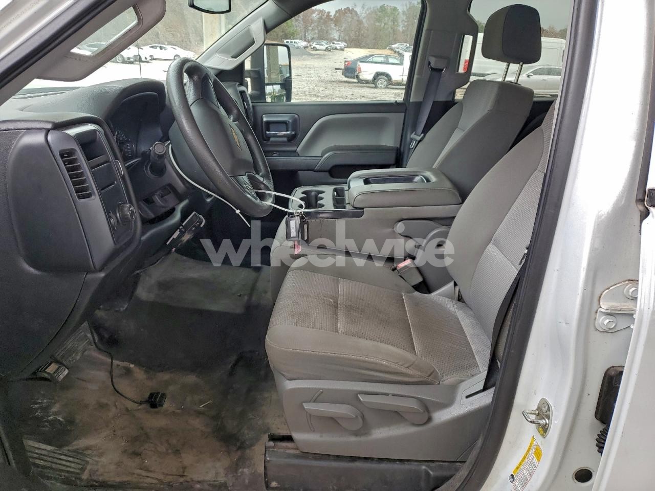 Photo 7 of 2018 CHEVROLET SILVERADO C2500 HEAVY DUTY (VIN 1GC1CUEY4JF237137)