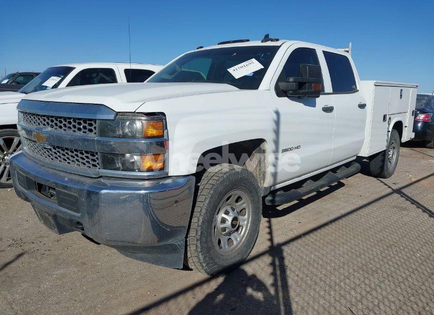 Photo 2 of 2019 Chevrolet Silverado 3500HD WT (VIN 1GC1CVEG7KF126953)