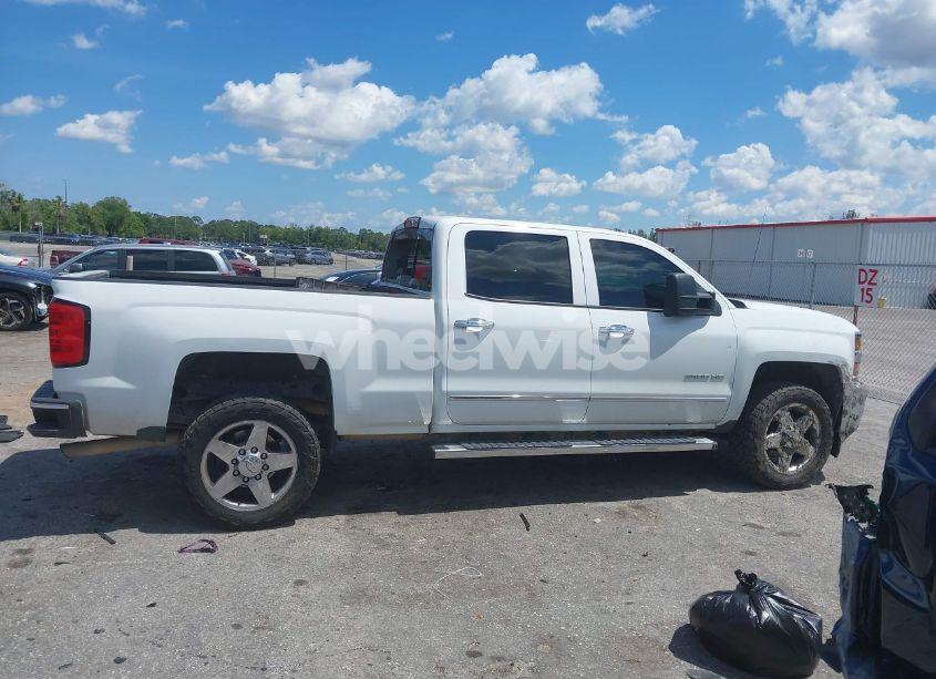 Photo 13 of 2015 Chevrolet Silverado 2500HD LTZ (VIN 1GC1CWEG9FF126514)